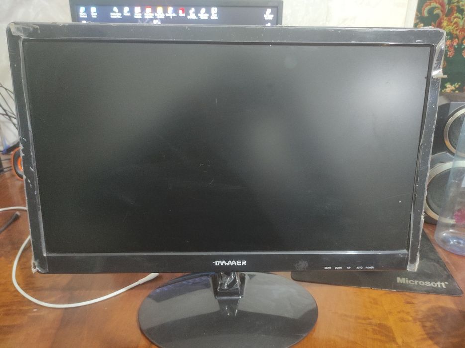 2ta monitor 220ming. 1366x768p va 19.5