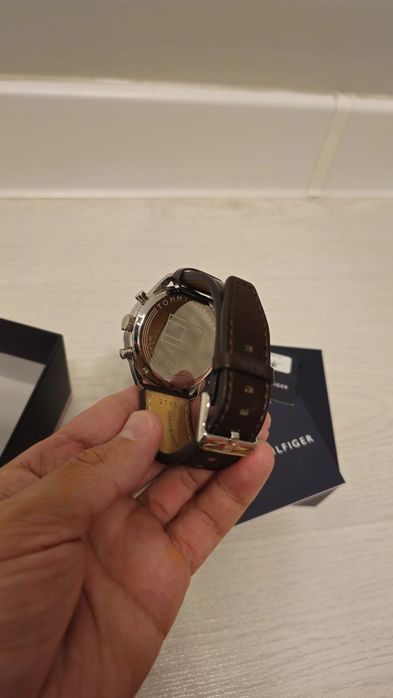 Часы наручные Tommy Hilfiger