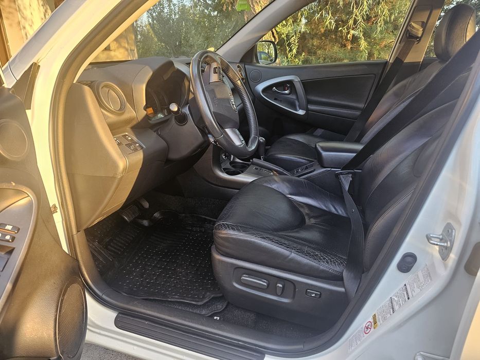 TOYOTA RAV4 2012 — imagine 3
