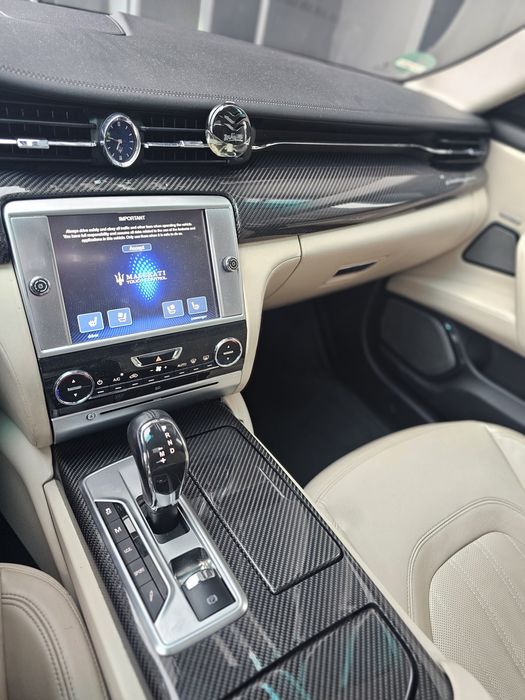 Maserati Quattroporte GTS v8 530 cp