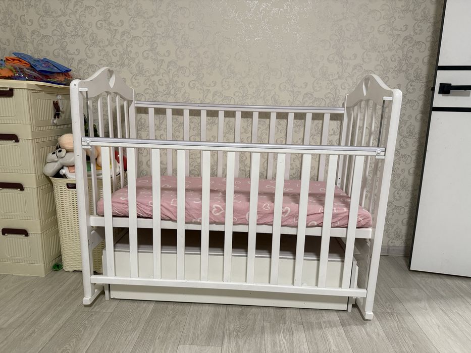 Продам детскую кроватку