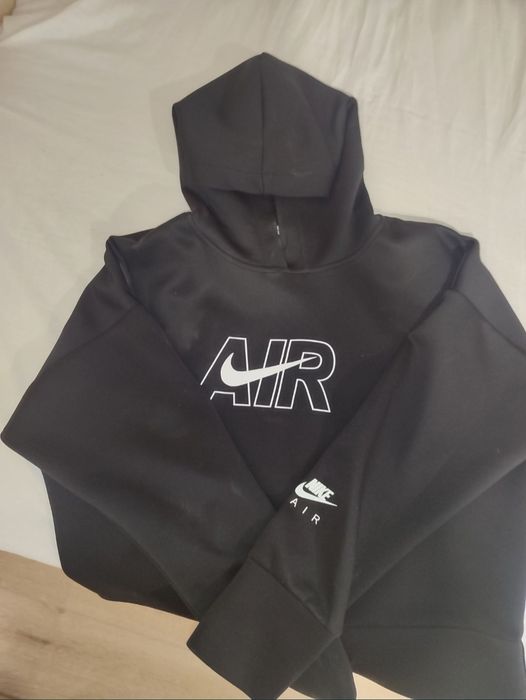 Женско худи Nike
Размера му е S 
Цената МОЖЕ да