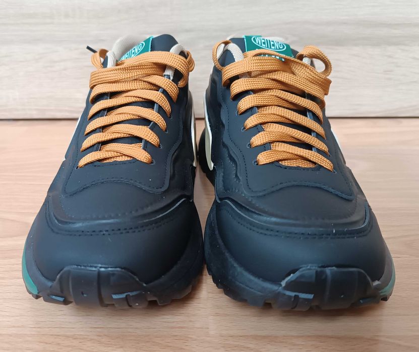 Нови черни маратонки-43 номер