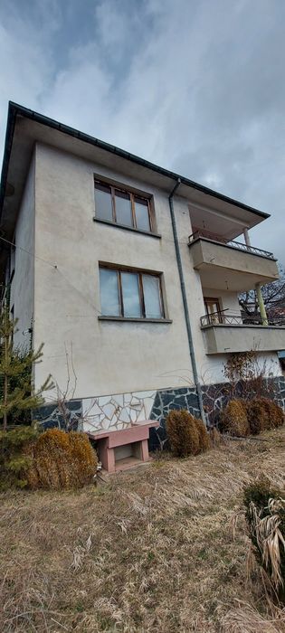 Продавам етаж от къща село Давидково