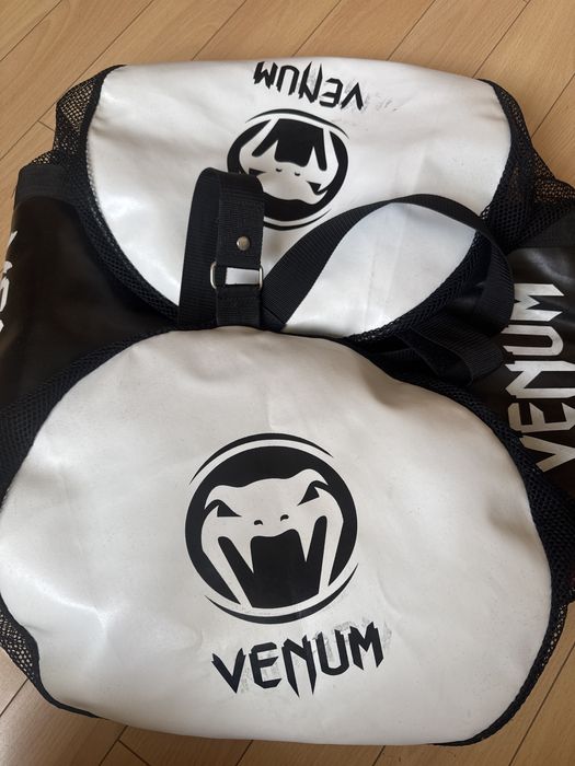 Спортен сак на марката Venum