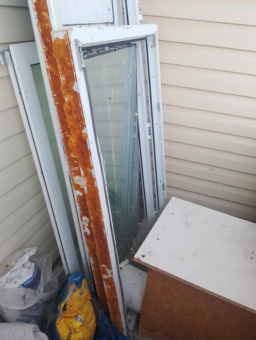 Пластиковое окно и дверь
