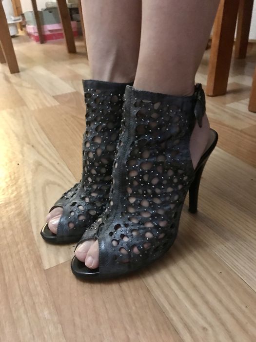 Обувь по 2000тг