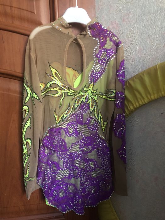 Продам купальник для гимнастики