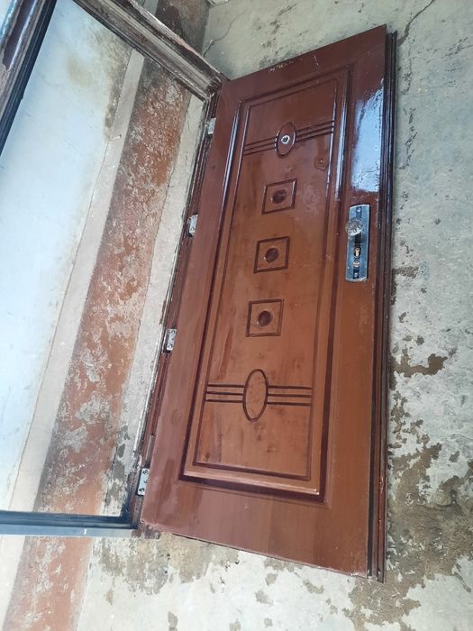 Продаётся железная дверь
