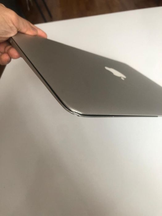 Продам ноутбук MacBook
