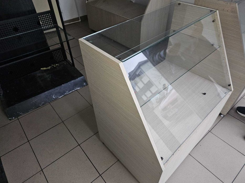 Vitrine magazin sticla si pal