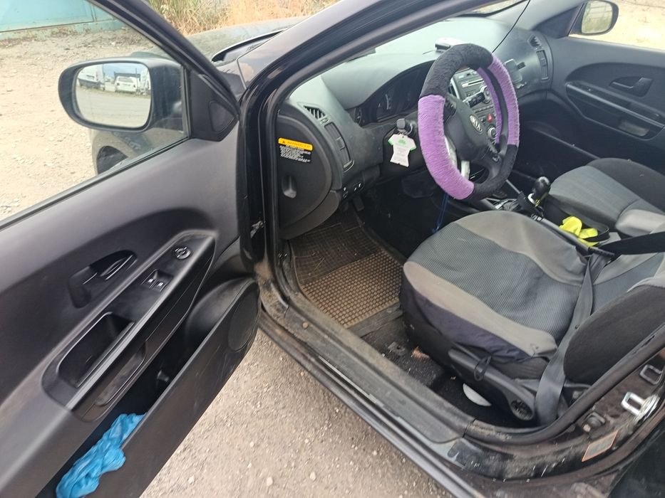 Vând autoturism KIA benzina volan partea stângă  stare de funcționare bună ,unic propietar,mai multe detalii la telefon   mobil. 0742 930 153