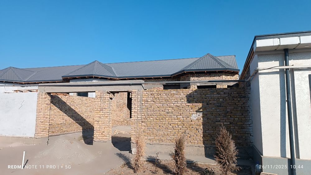 Касмаобод шахарчасида 210кв Уй сотилади