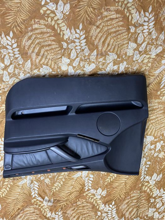 Карты дверные черные со шторками БМВ Е53