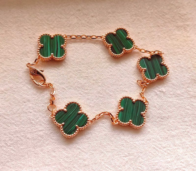 Златна гривна с 5 детелини от зелен малахит, Van Cleef & Arpels VCA