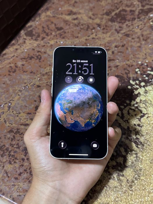 Продам Iphone 13