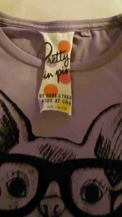 Set format din blugi si doua bluze imprimate.