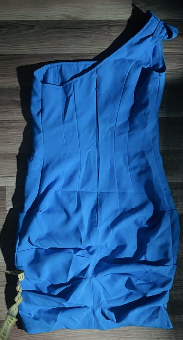 Абитуриенска рокля