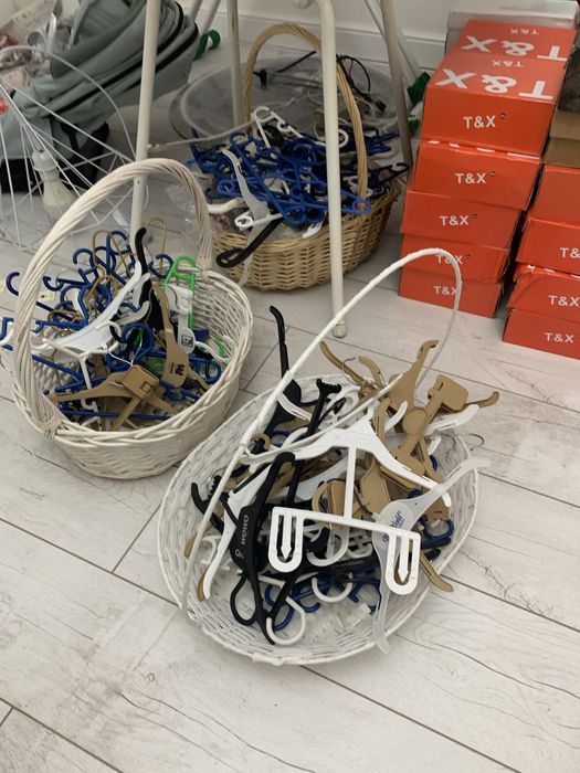 Вешалкий  разные детские