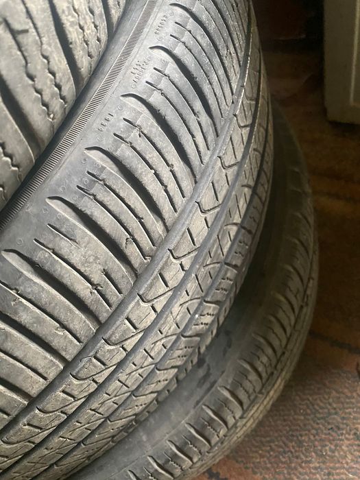 Продам резину и покрышки.