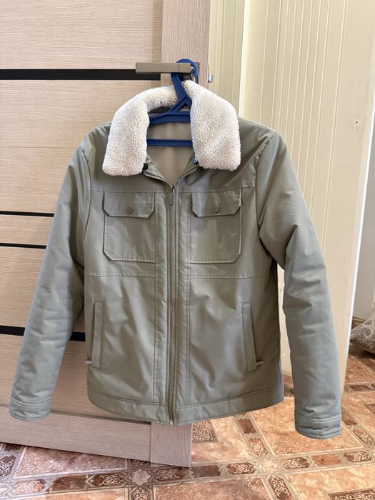 Продам куртку в отличном состояние