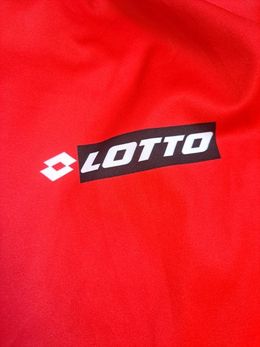 Oригинална футболна фланелка на AC Monza.