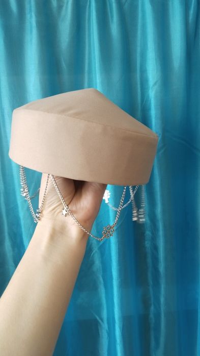 Такия с цепочкой и орнаментом