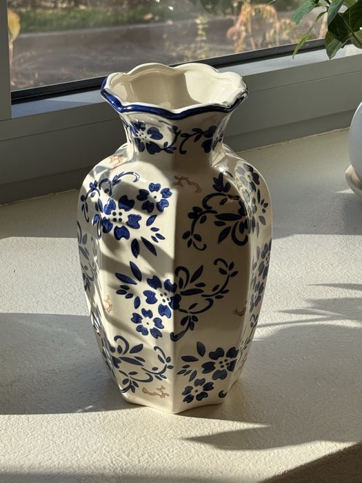 Продам вазы Новые