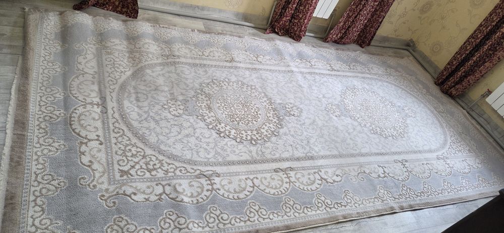 Продам ковёр 2×4