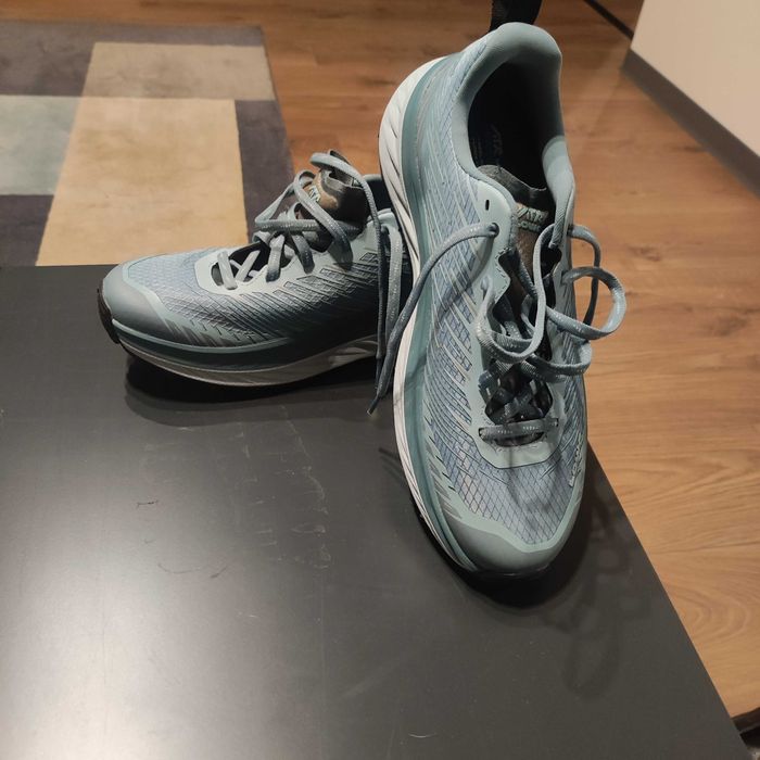 Lowa маратонки НОВИ