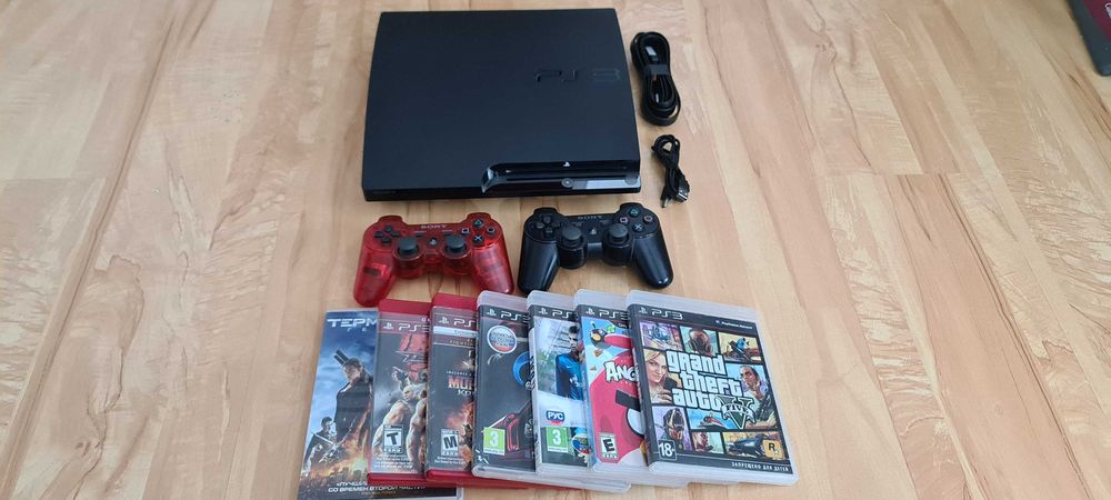 Продам Sony PS3 в полном комплекте с игровыми дисками.