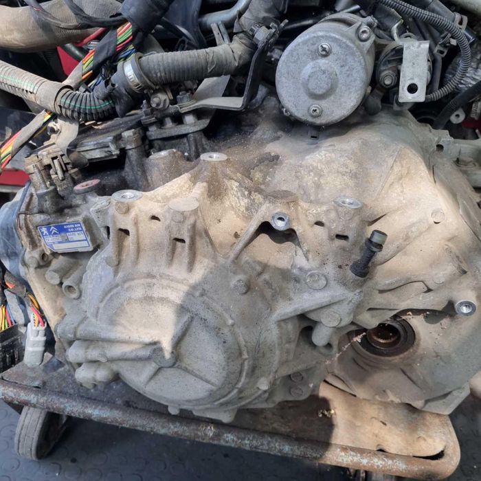 двигател за ц5 х7 3.0D 2011