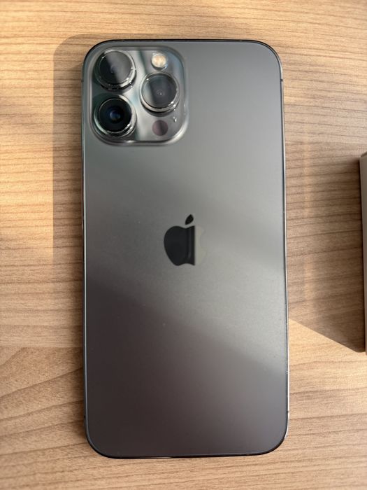 Iphone 13 pro max 256GB + подарък 2m зарядно