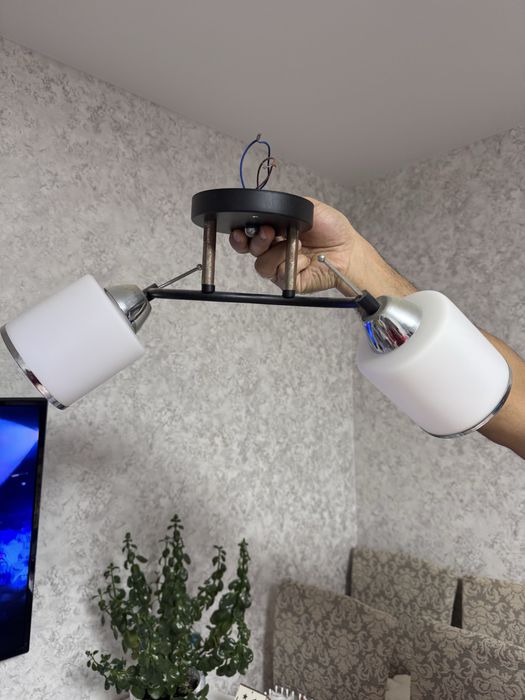 Отдам бесплатно люстры