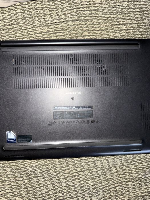 Laptop DELL Latitude 7400