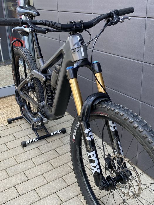 Висок клас Enduro E-bike Transition Relay
