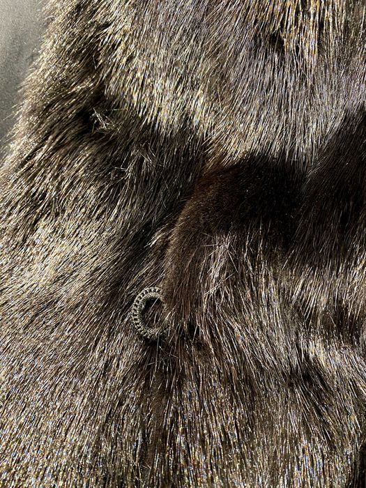 Haină lungă de nurcă naturală – model clasic, calitate premium.