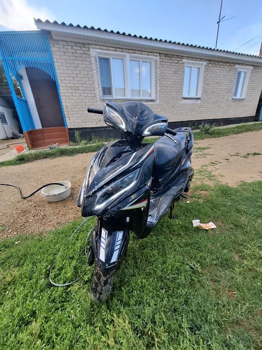 Скутер 150 куп  250 000