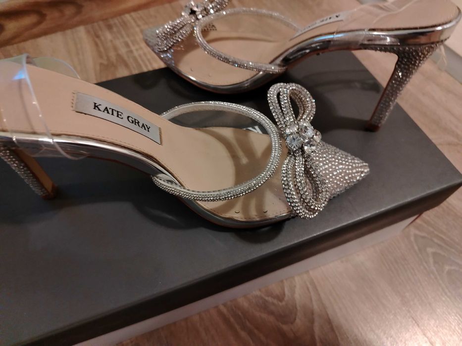 Официални обувки на ток