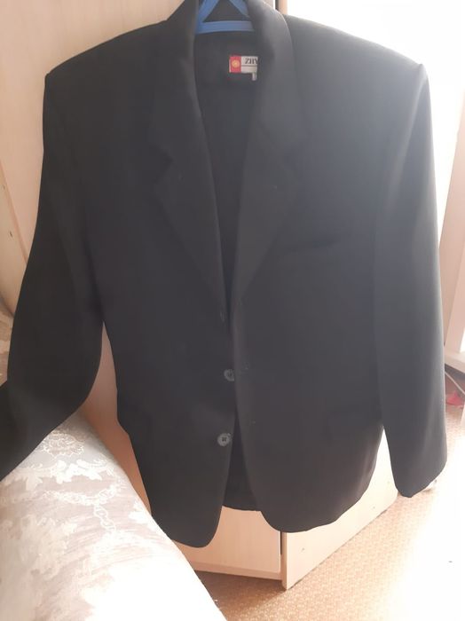 Продам костюм тройка