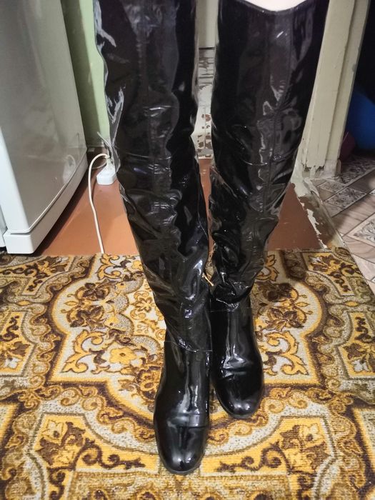 Срочно  красивые сапоги.