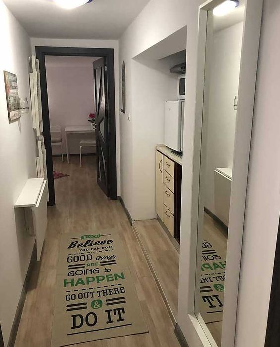 Дава се под наем Тристаен апартамент в Бургас, Лазур - 50 кв.м за 250 € - Снимка #1