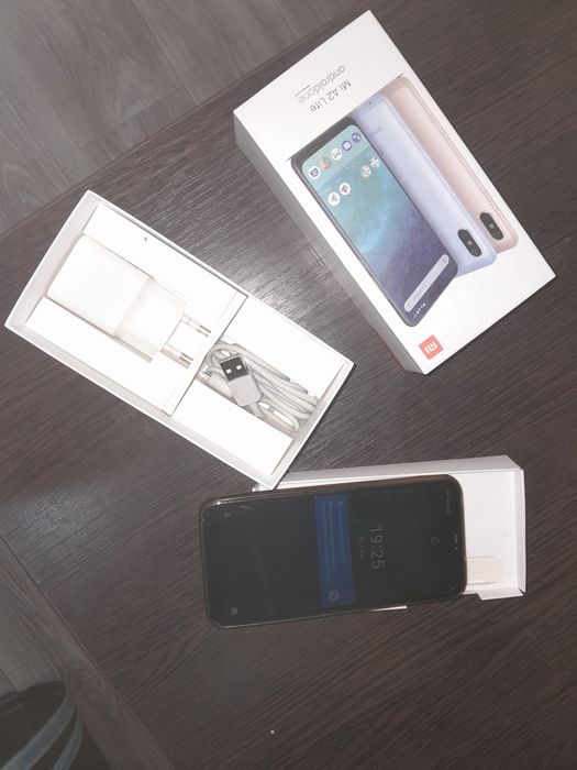 Продам телефон Ми