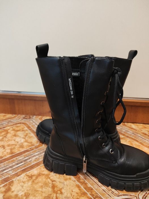 Продам демисезонные ботинки