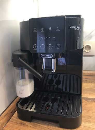 Кофемашина DeLonghi Magnifica Start ECAM 220.60.B с Автокапуччино