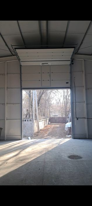 Секционные ворота