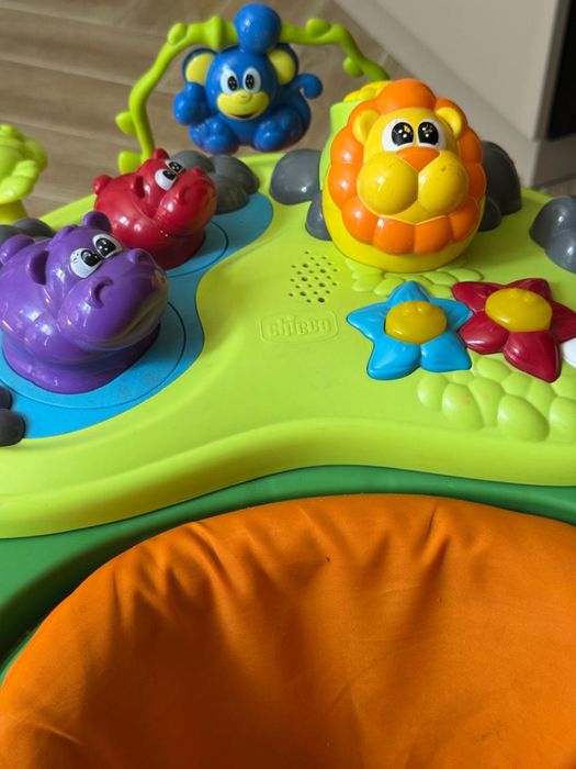 Ходунок продам в отличном состоянии Chicco