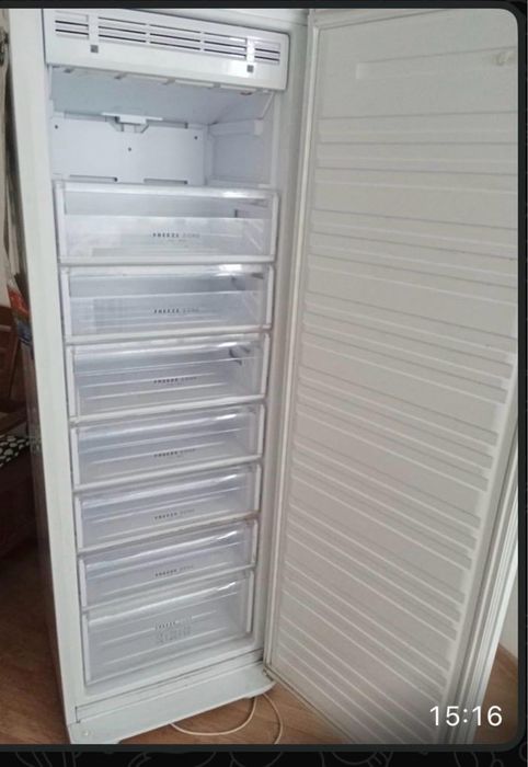 Продам морозильную камеру