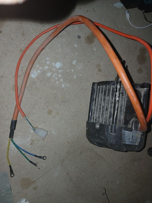 Эликтро муравый матори