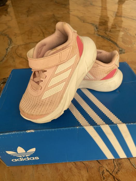 Кроссовки adidas